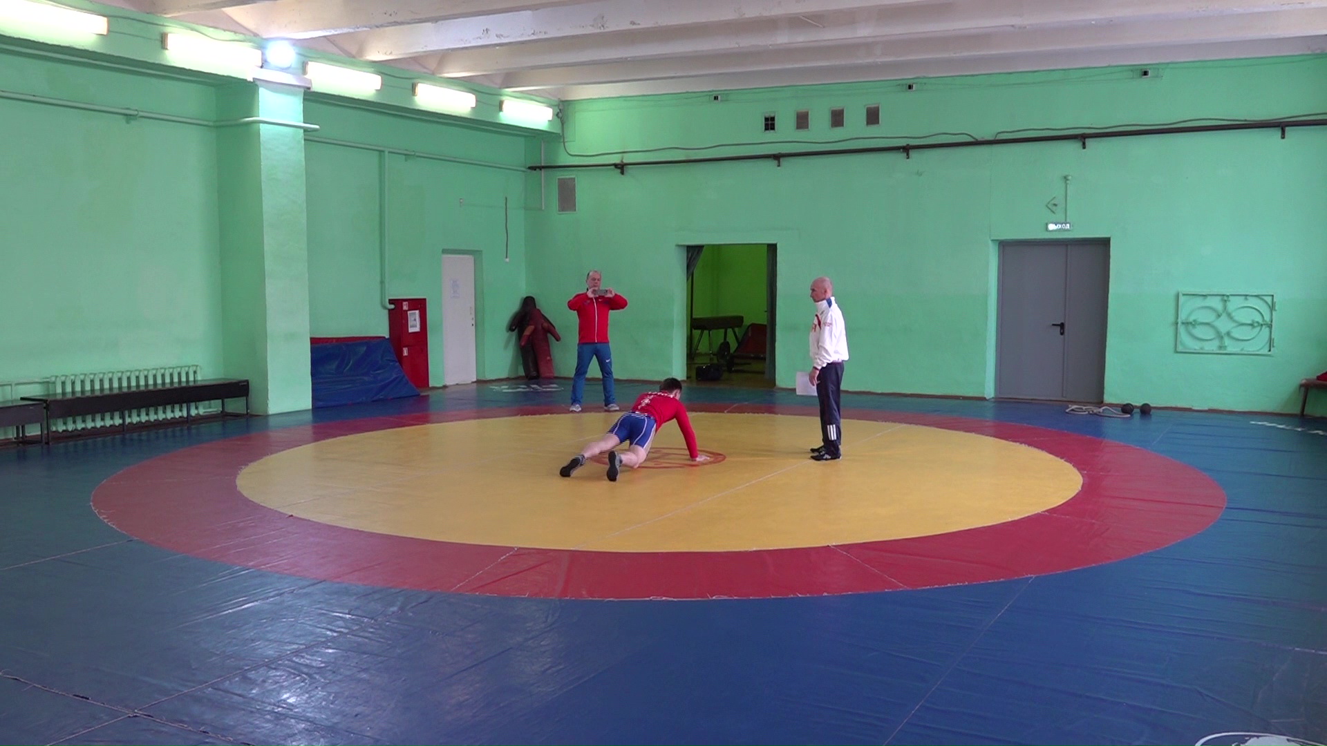 Ярославская школа спортивной борьбы тренируется на «удаленке»