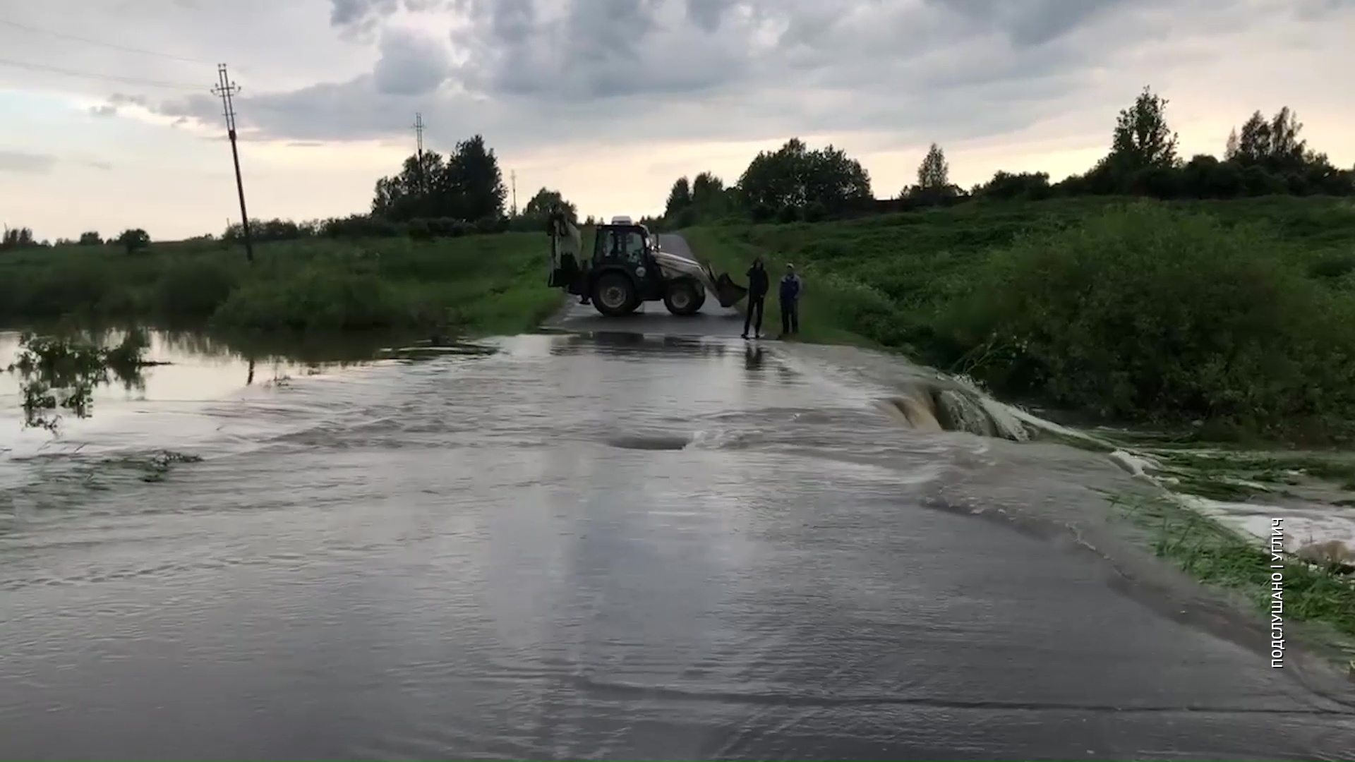 В Угличском районе разлив реки устроил настоящий каскад водопадов