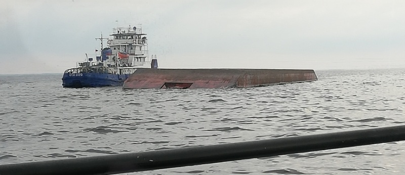 Транспортная прокуратура организовала проверку по факту опрокидывания баржи в Ярославской области