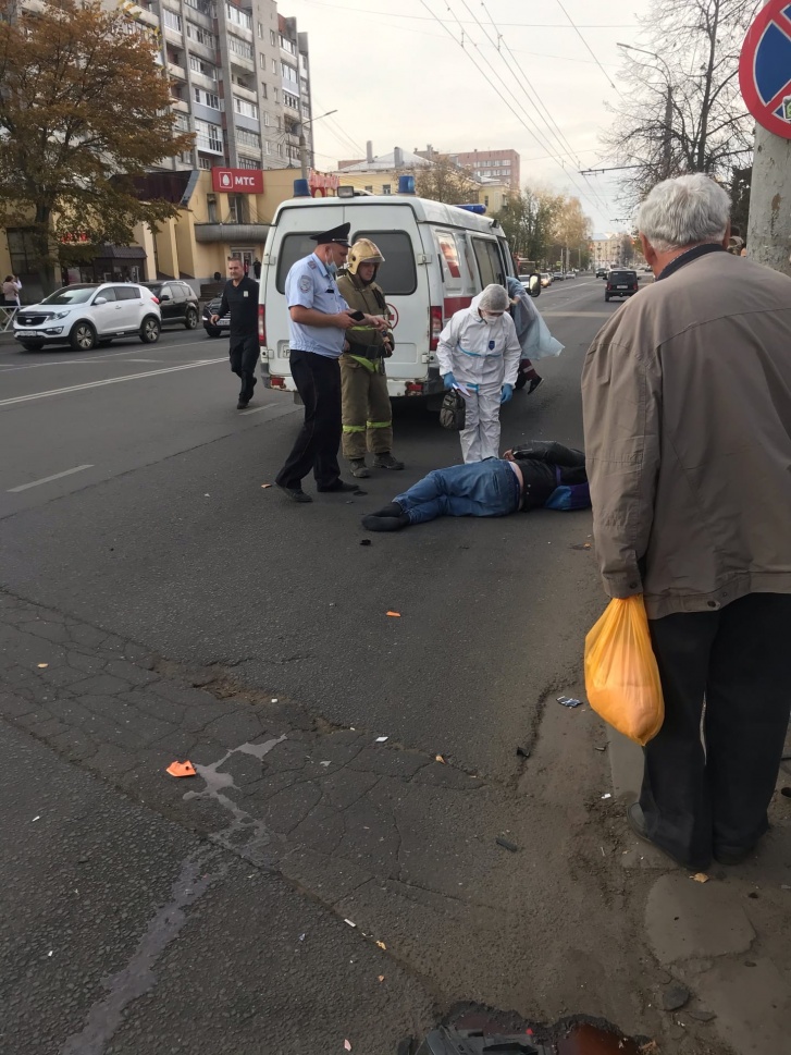 Чудом остался жив: в Рыбинске внедорожник сбил мотоциклиста