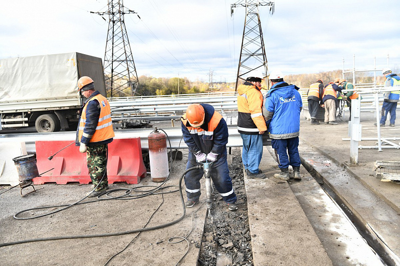 Правую сторону Добрынинского моста подготавливают к открытию