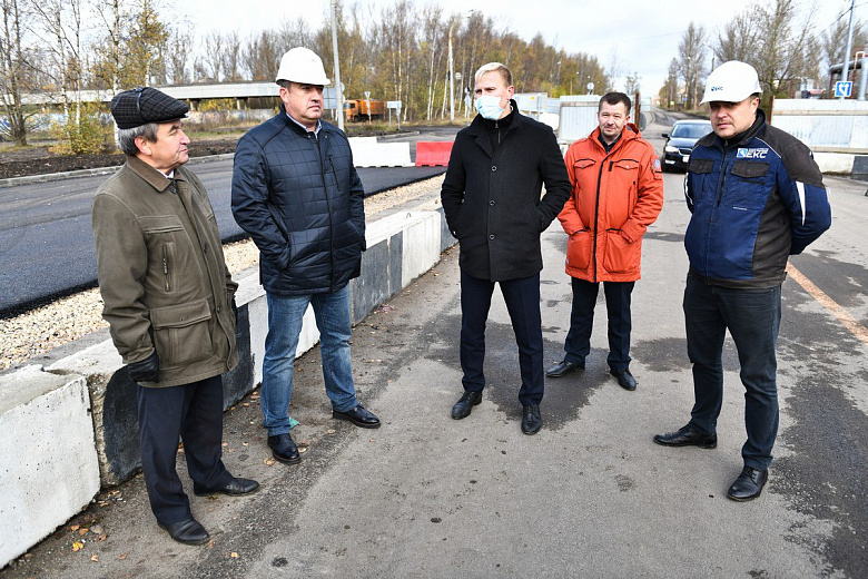 Правую сторону Добрынинского моста подготавливают к открытию