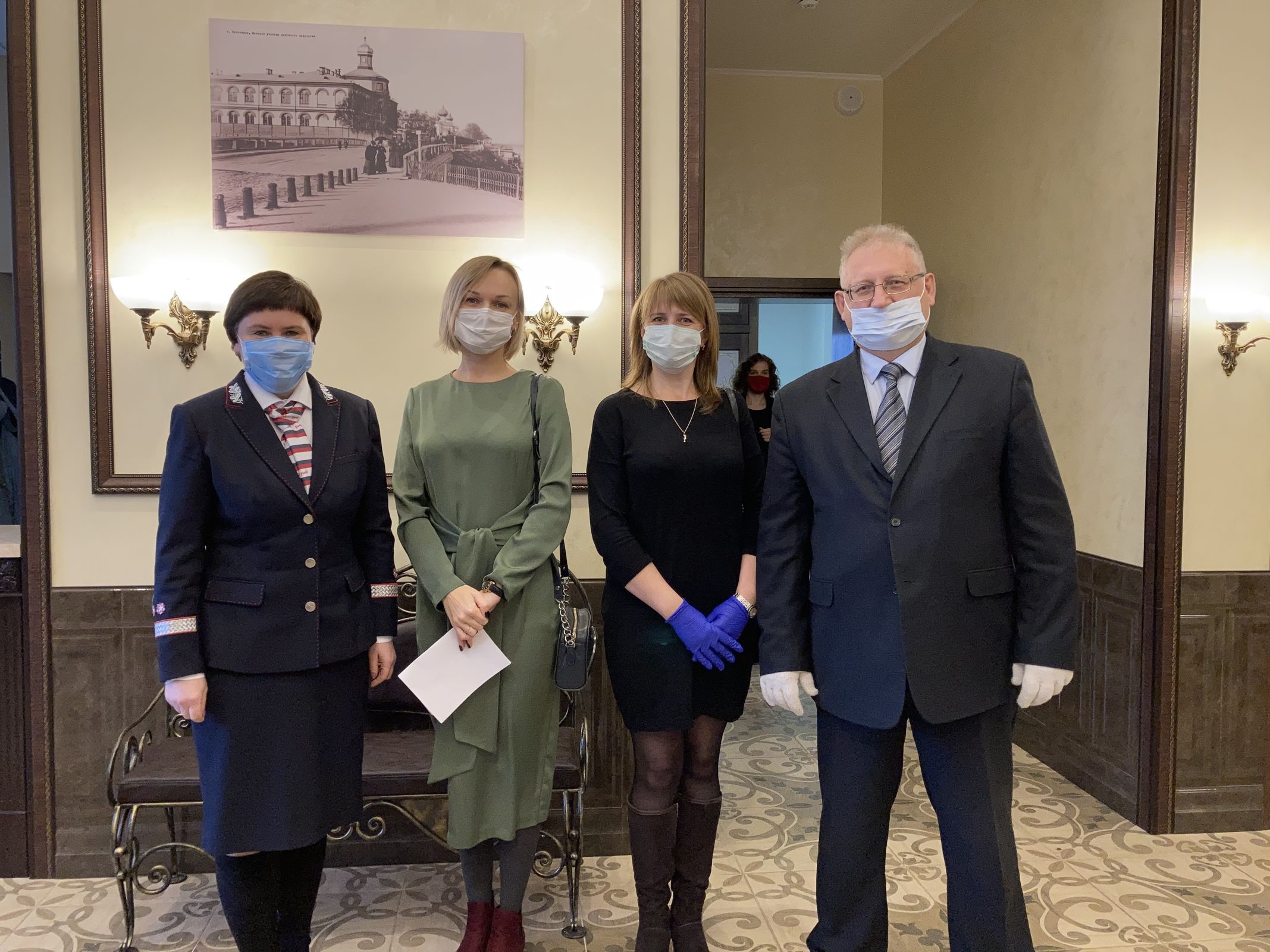 В честь 75-летия Победы состоялось спецгашение открыток, посвященных железнодорожникам