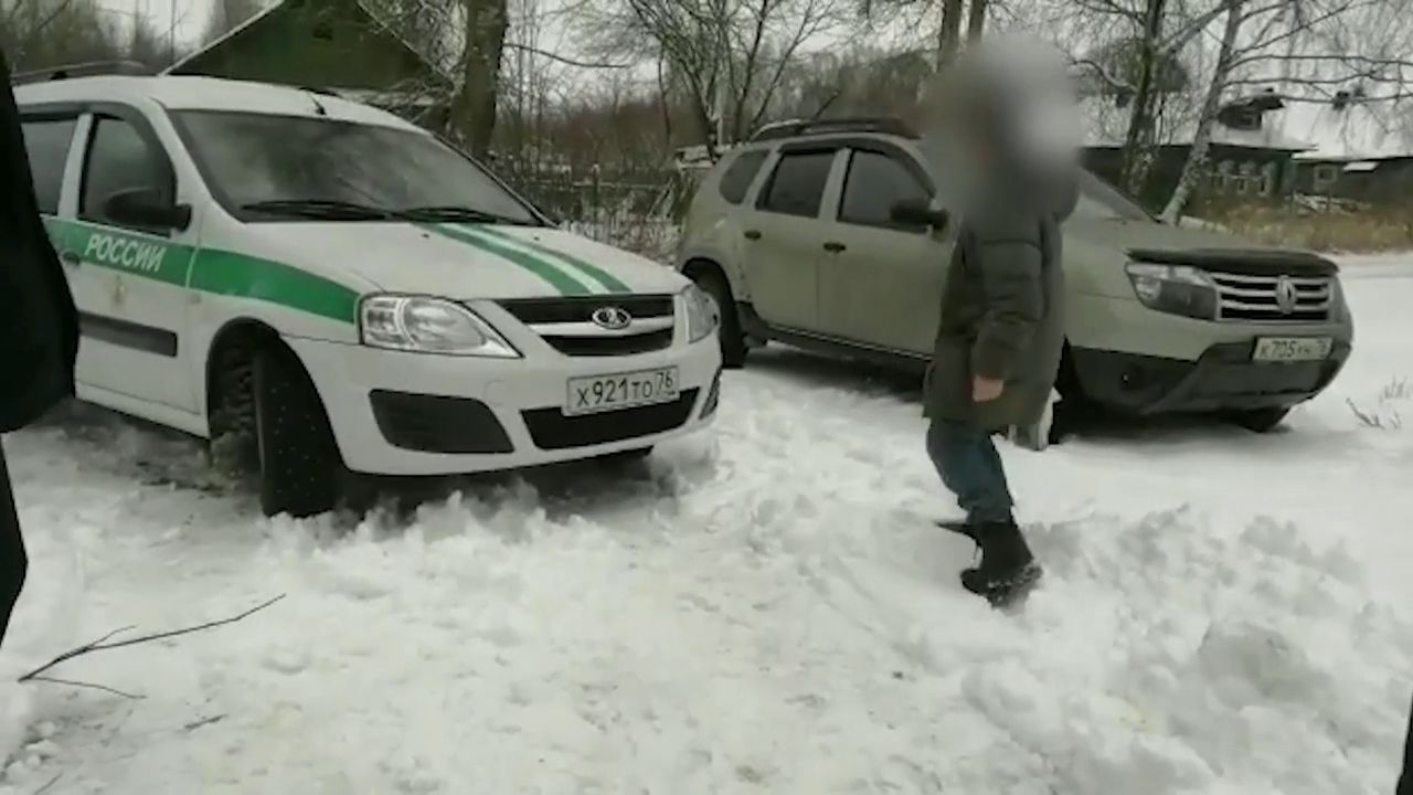 Приставы забрали сына у 66-летнего мужчины