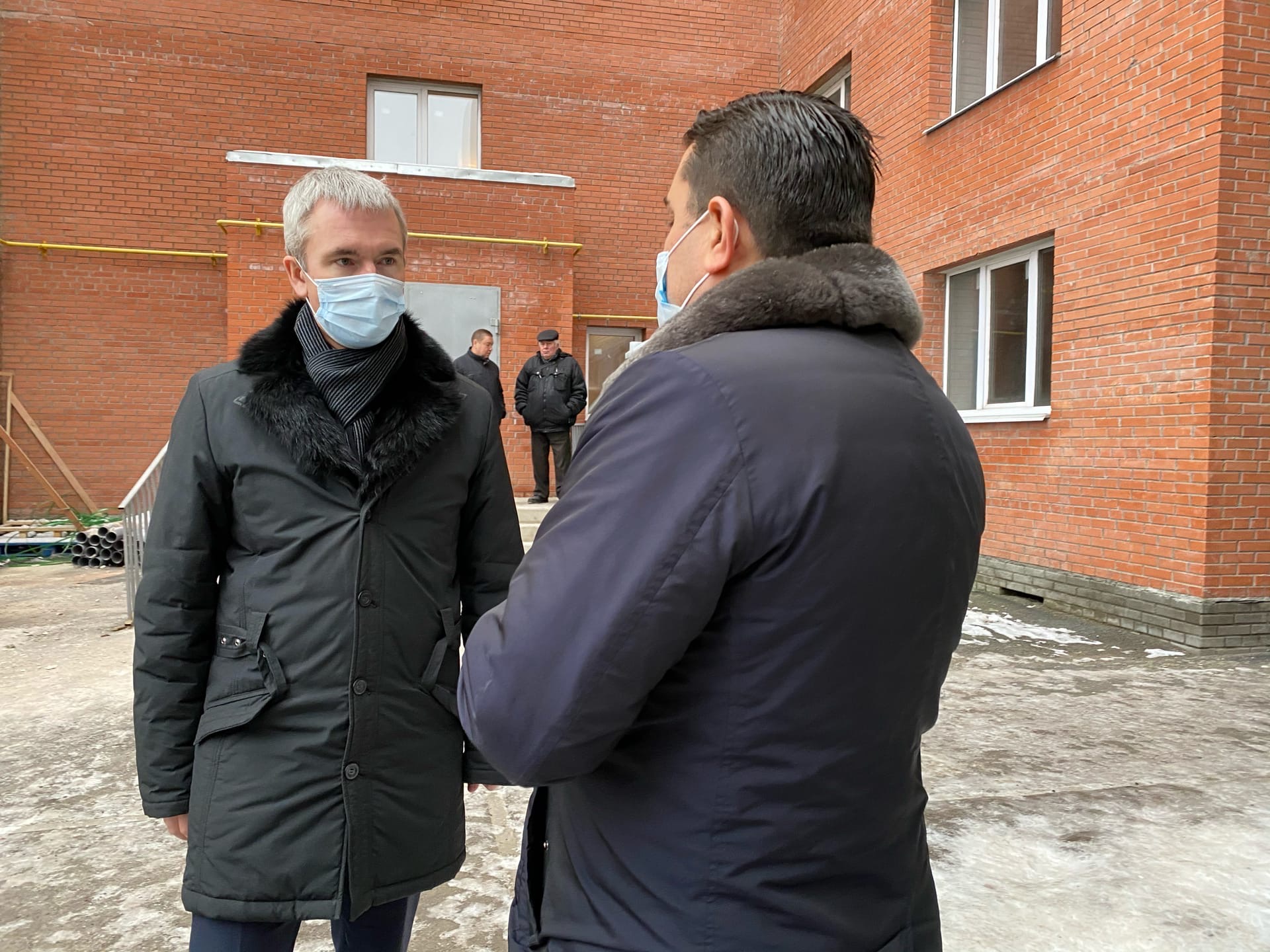 Проблемный дом на улице Крылова в Ярославле пообещали сдать уже в начале следующего года