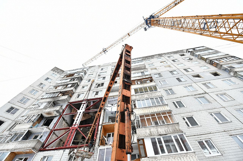 В пострадавшем от взрыва газа доме установили специальную укрепляющую раму