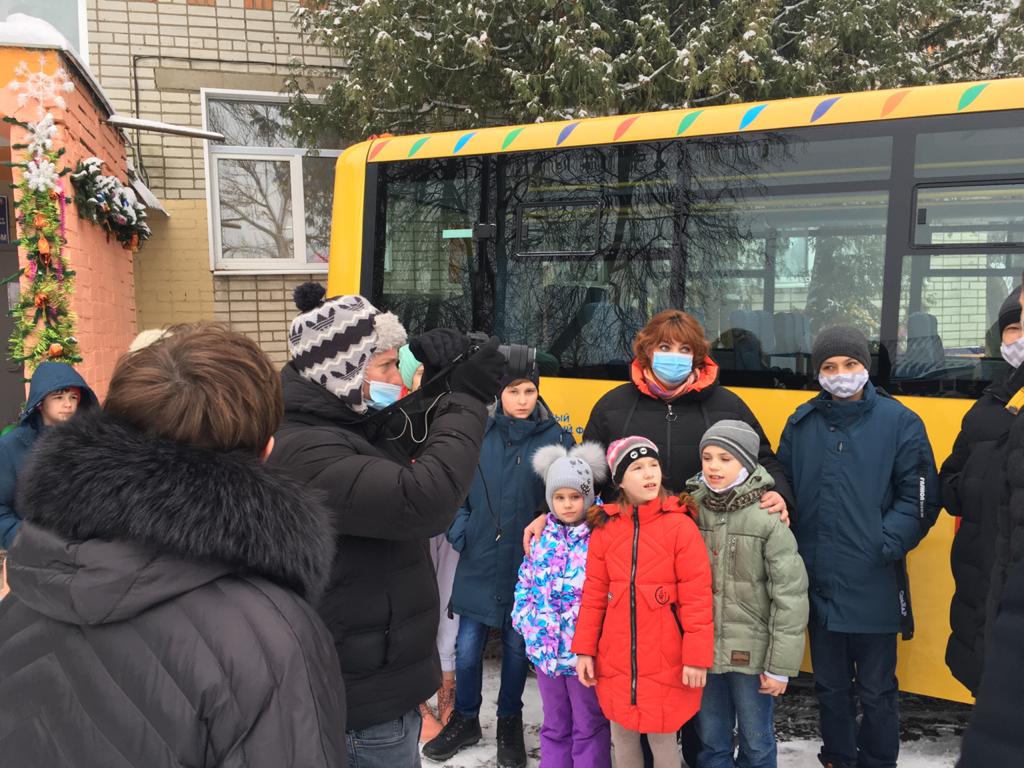 Воспитанники Переславского детского дома на Новый год получили школьный автобус