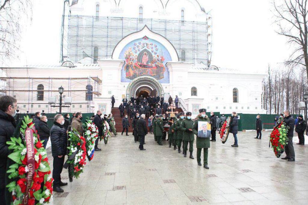 В Ярославле прошла церемония прощания с председателем областной Думы Алексеем Константиновым