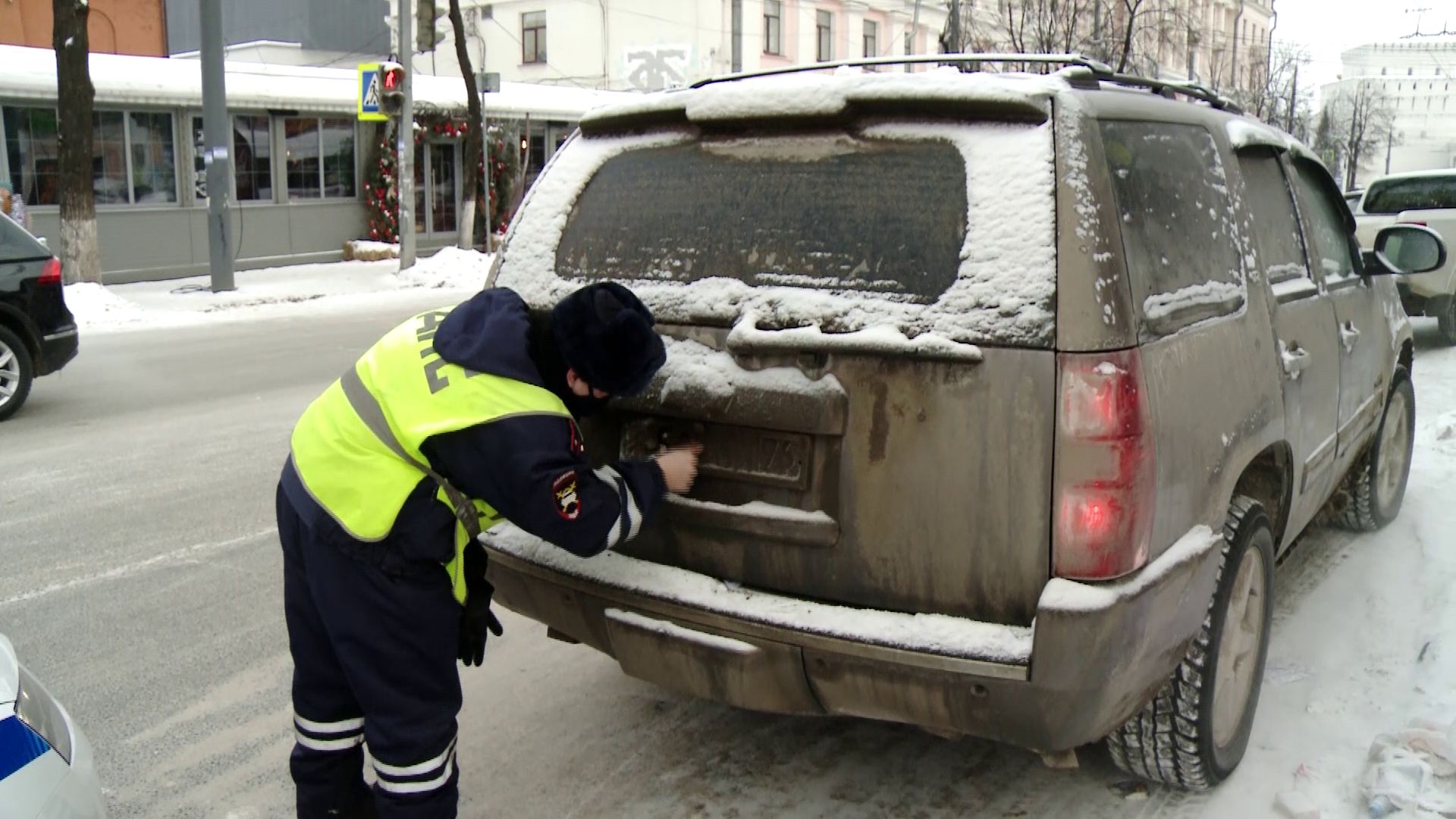 В Ярославле ловили нарушителей парковки