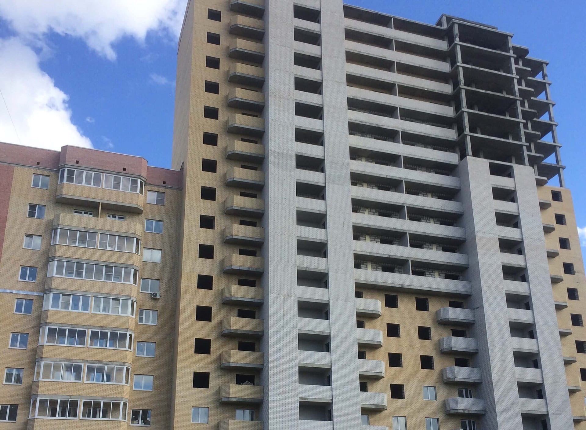 Проблемный дом на улице Саукова в Ярославле достроят