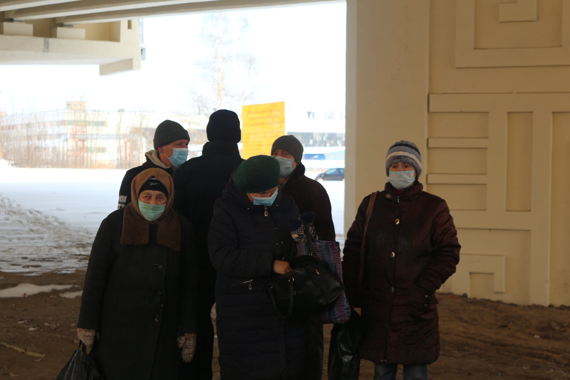 В морозы их помощь актуальна как никогда: председатель региональной Общественной палаты встретился с руководителями НКО
