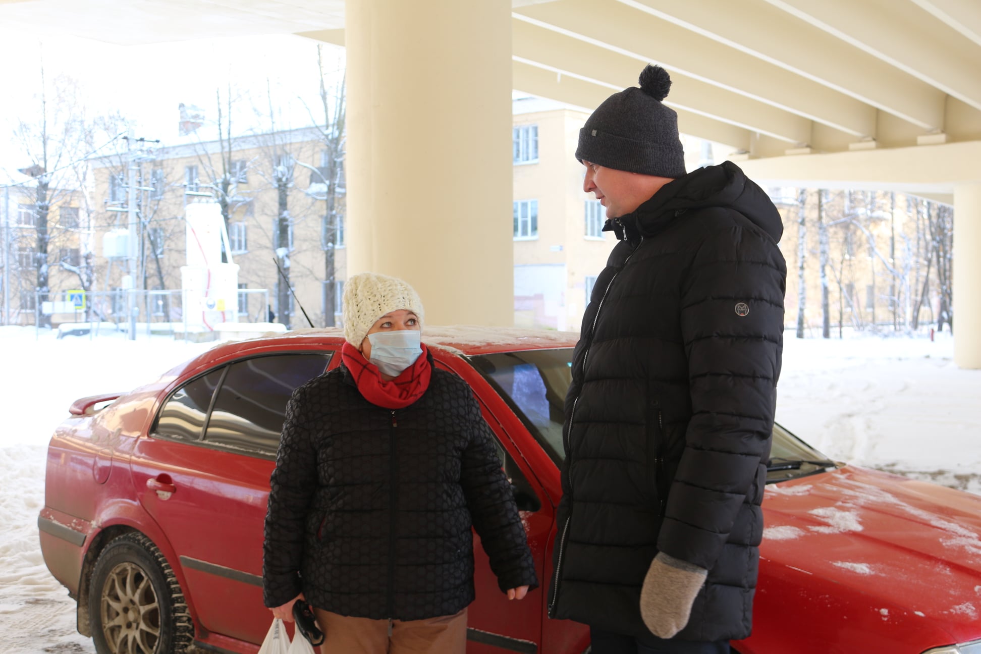 В морозы их помощь актуальна как никогда: председатель региональной Общественной палаты встретился с руководителями НКО