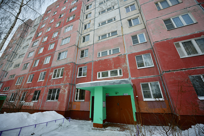 В Заволжском районе по просьбе жильцов многоквартирного дома был проведен ремонт подъездов