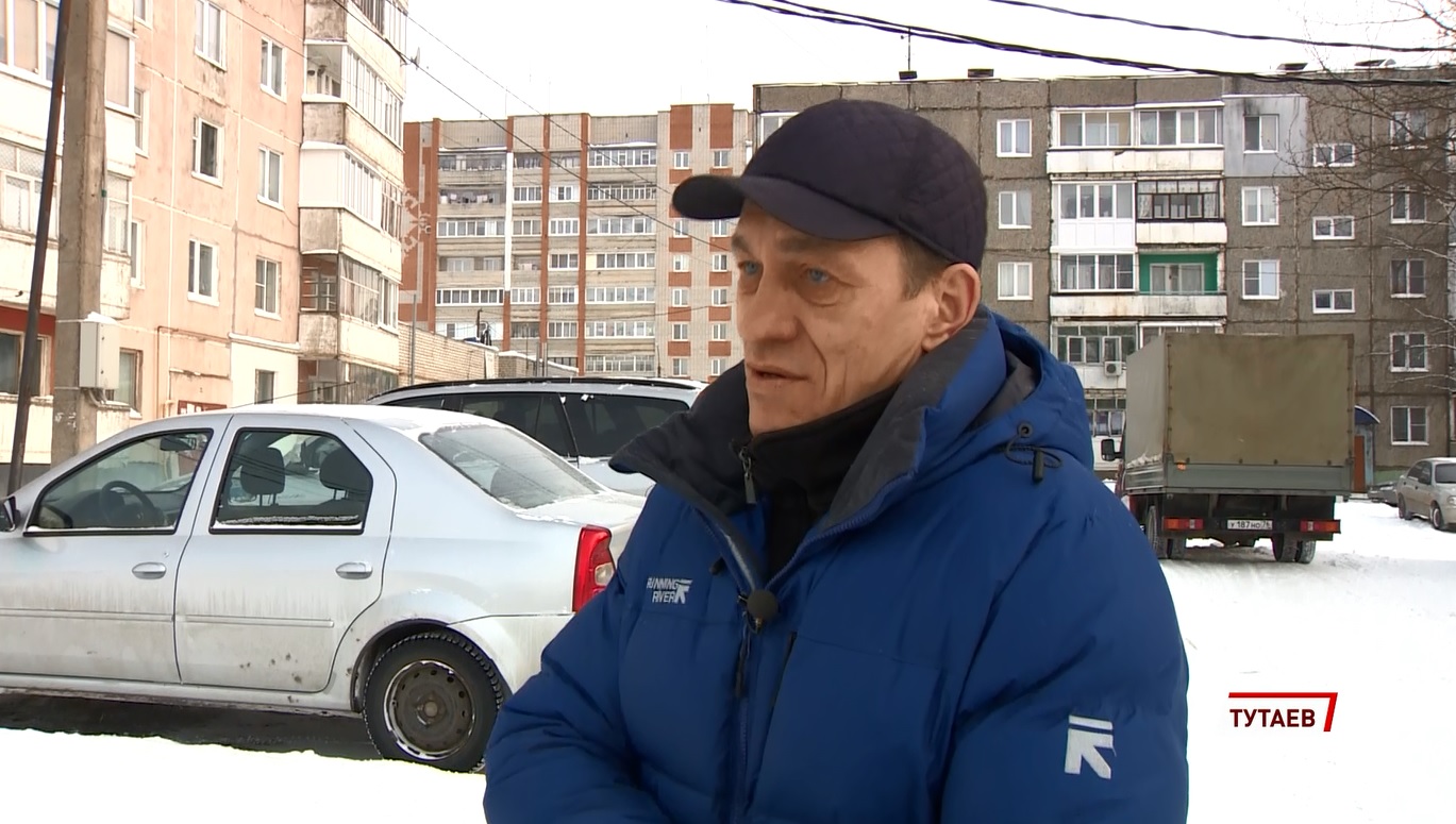 Знать героя в лицо: в Ярославской области мужчина спас из горящей квартиры девочку