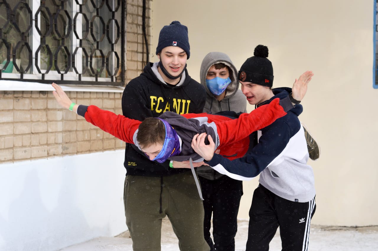 Молодые люди и девушки со всей области съехались в Ярославль для участия в «Зимнем рубеже»
