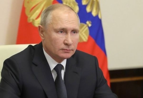 Владимир Путин заявил о необходимости корректировать решения органов власти на основании поступающей от граждан информации