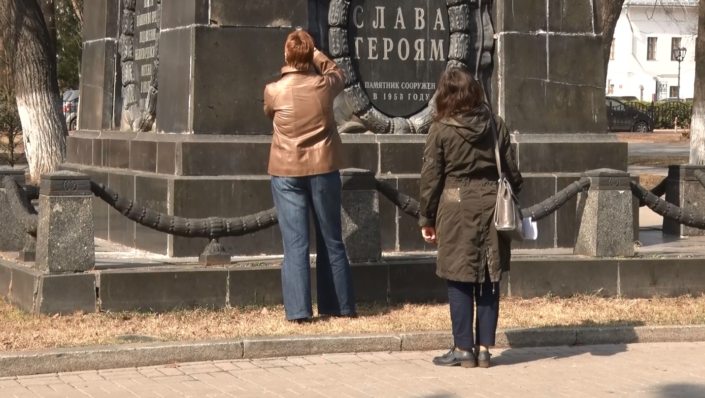 В Ярославле разваливается памятник «Борцам за советскую власть»