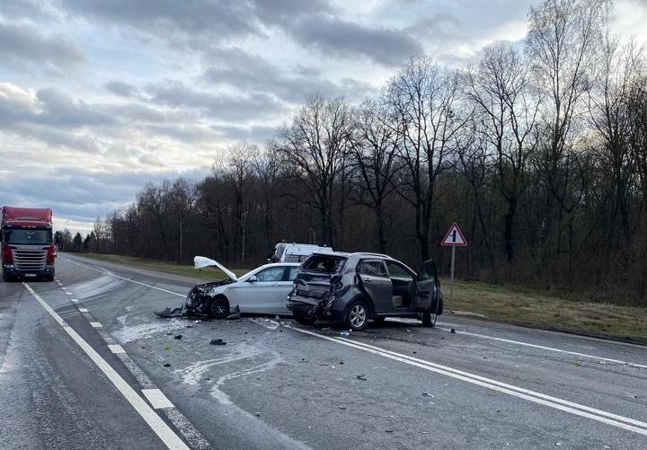 В массовой аварии в Ярославской области пострадали два человека