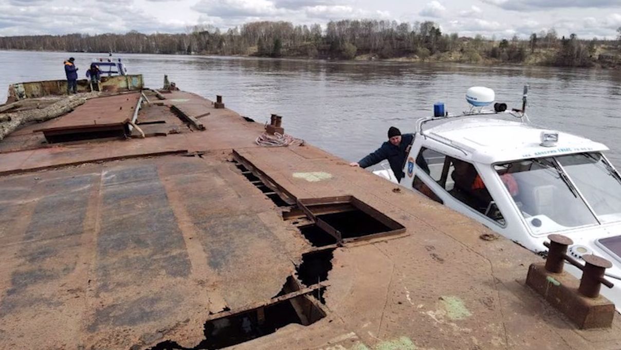 В Ярославской области от берега оторвало дебаркадер