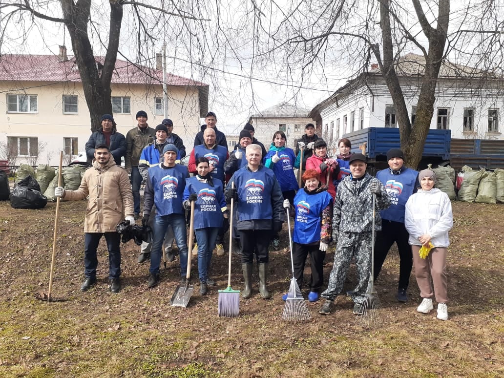 В Рыбинске голосование по выбору территорий для благоустройства с жителями обсуждали в ходе субботников