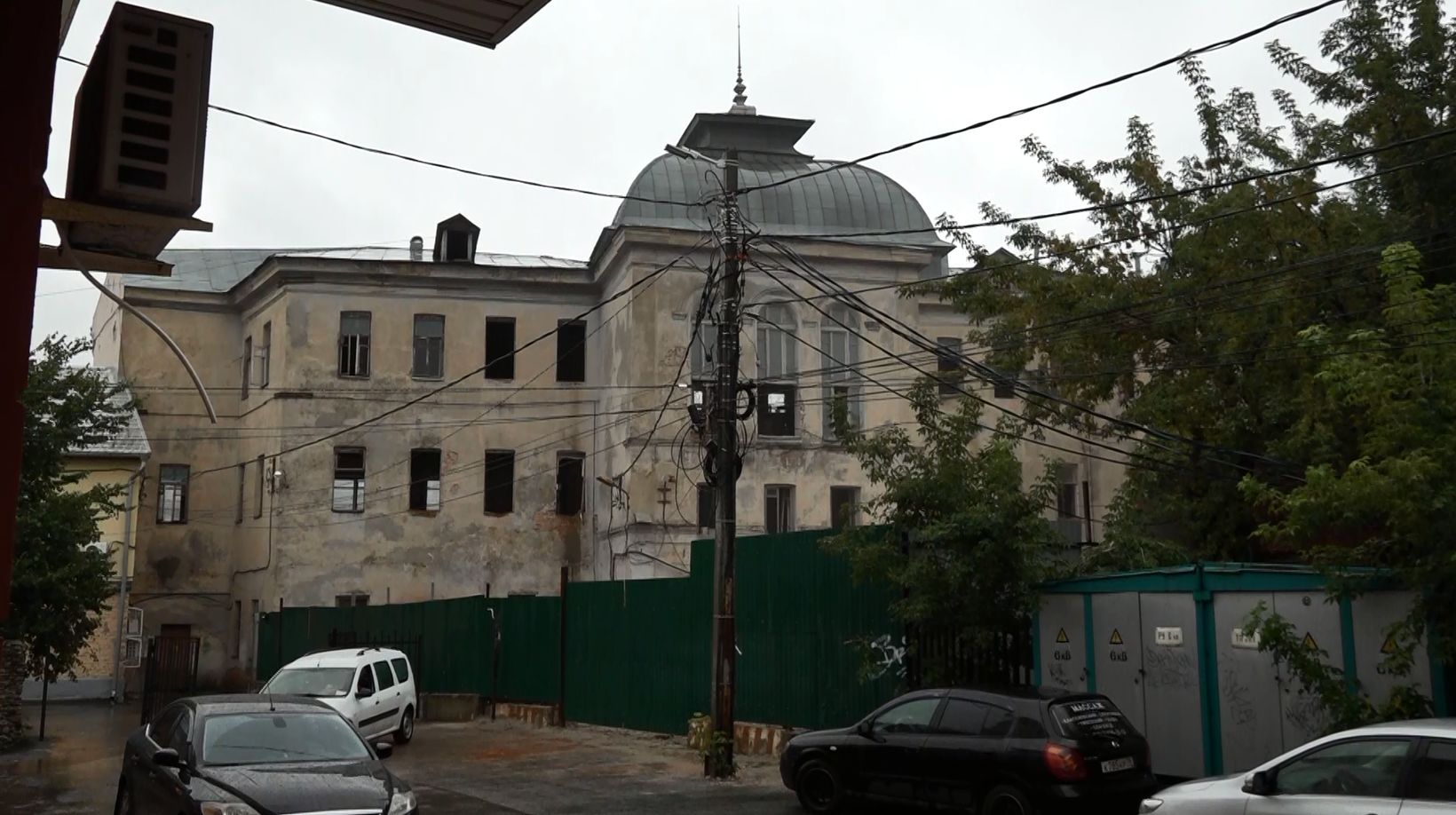 Часть комплекса легендарной гостиницы «Царьград» на улице Андропова в Ярославле была снесена