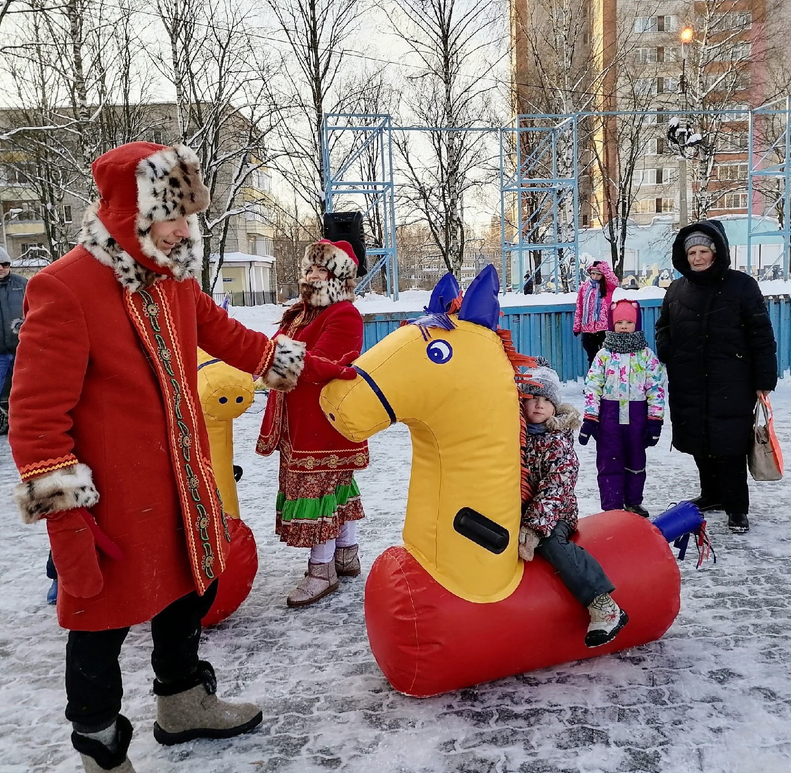 В Дзержинском районе Ярославля состоялся богатырский турнир