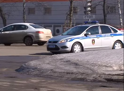 Ярославцы заметили 5-летнего мальчика в открытом окне многоэтажки: подробности