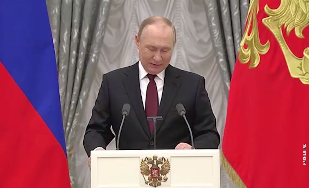 Житель Рыбинска Ярославской области получил золотую медаль Героя Труда из рук президента