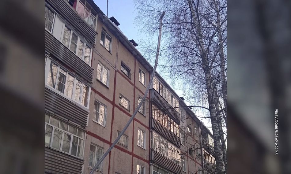 Танцующая водосточная труба появилась на одной из пятиэтажек в Брагино