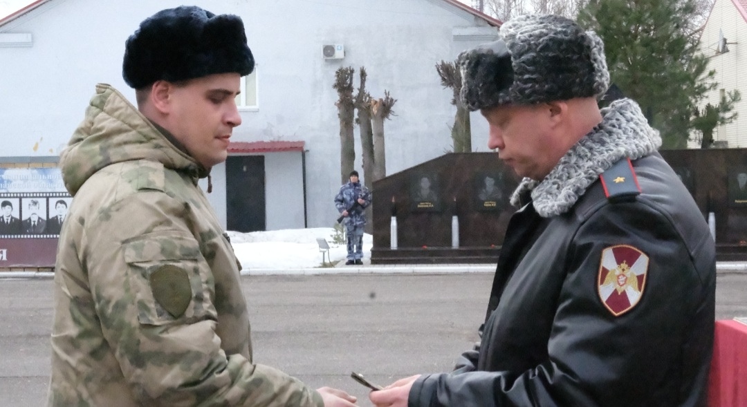Ярославские росгвардейцы отметили профессиональный праздник