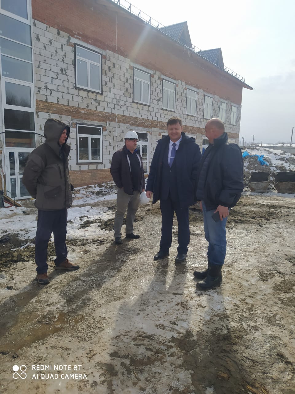 Глава Некрасовского района ознакомился с ходом строительства спального корпуса для ветеранов войны и труда в селе Новое