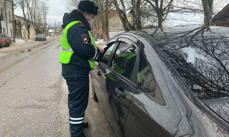 Срок действия водительских удостоверений продлят на 3 года