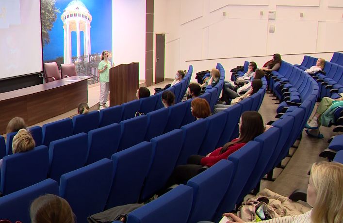 В Ярославль приехал главный неонатолог России