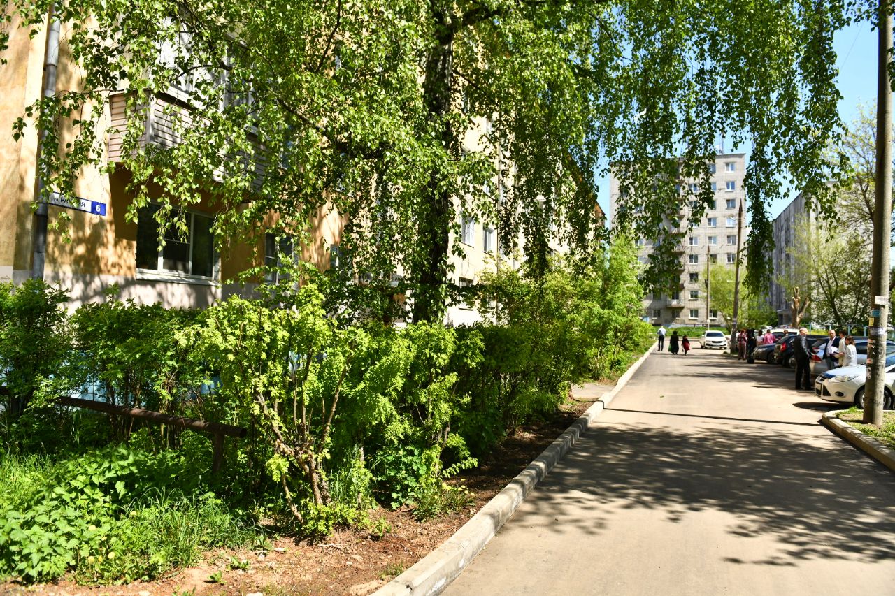 В Заволжском районе Ярославля отремонтирован двор по программе «Решаем вместе!»