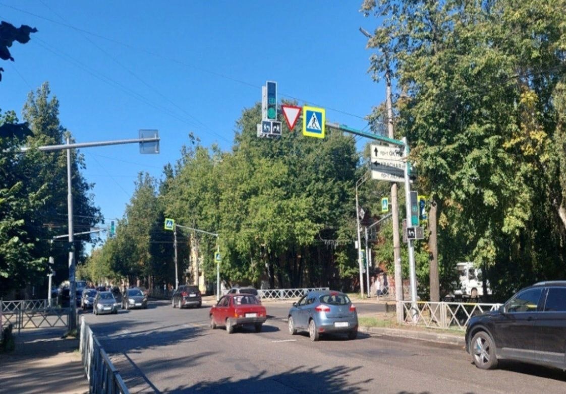 В Ярославле обновляют светофоры: адреса