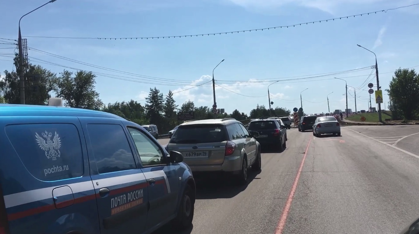 В предстоящие выходные на Октябрьском мосту опять ограничат движение