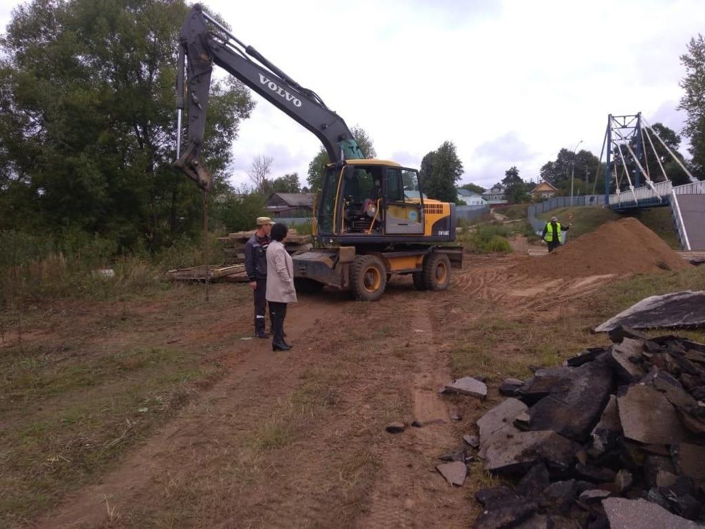 В Борисоглебском стартовал ремонт известного на всю страну пешеходного моста