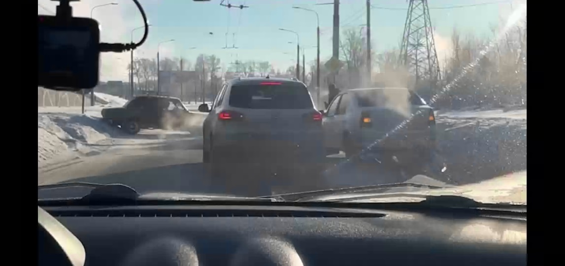 Встали поперек дороги: подробности ДТП в Брагино