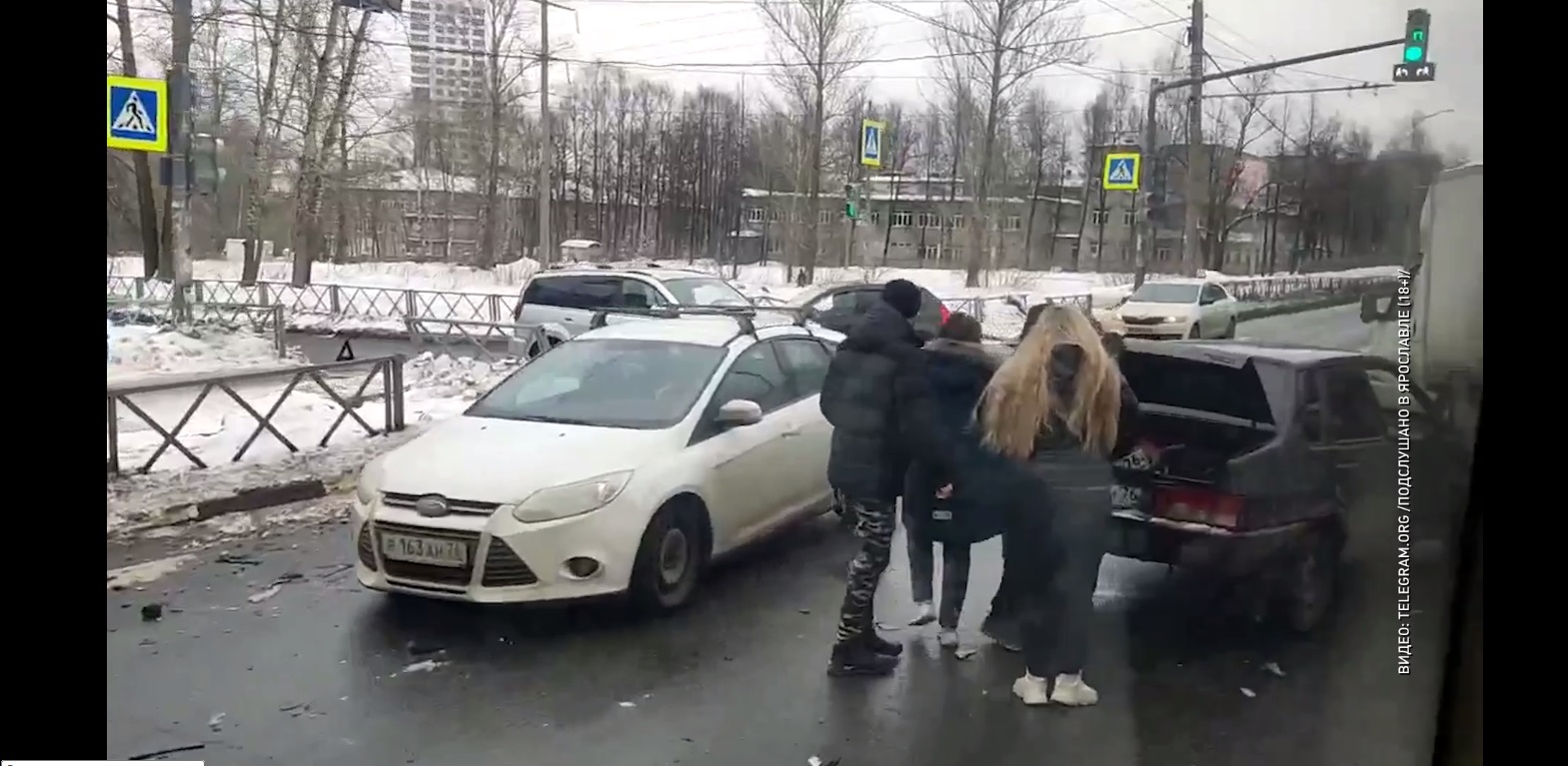 В Ярославле на улице Гагарина случилось массовое ДТП