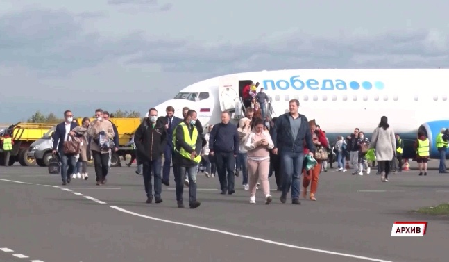 Ярославский аэропорт принял следовавший в Москву самолет со 182 пассажирами из Ташкента
