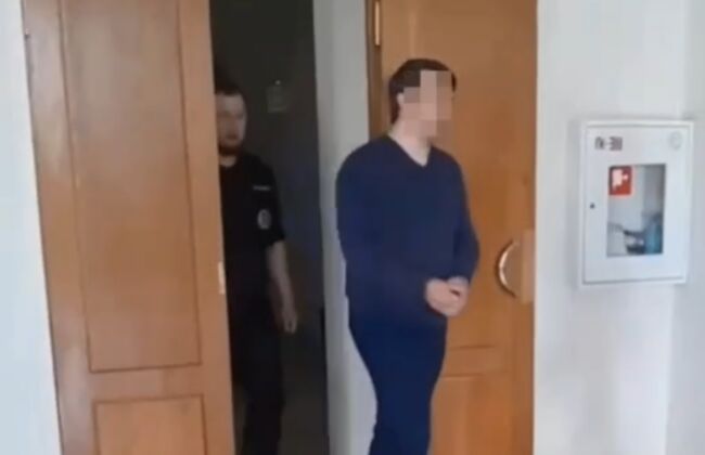 Двух руководителей рыбинского вуза обвинили в получении взяток в особо крупном размере