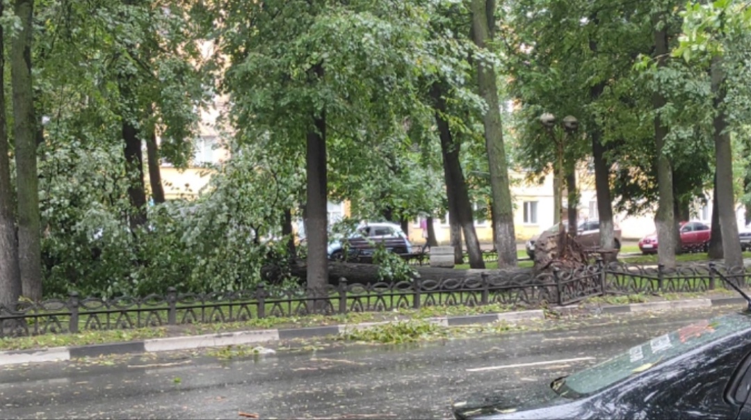 Из-за непогоды в Ярославле возникли девятибалльные пробки