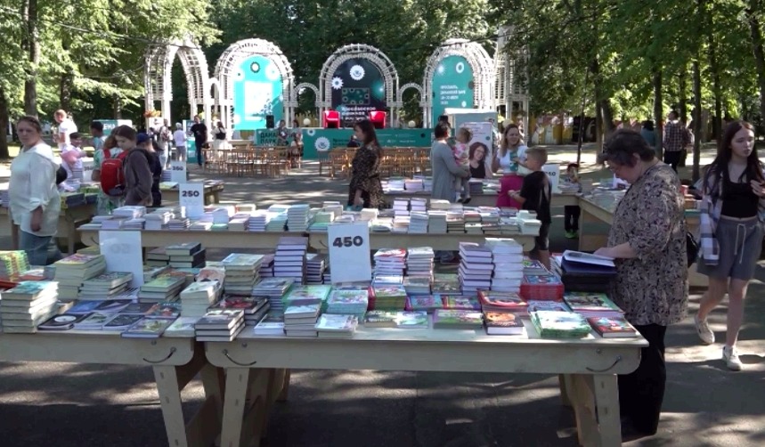 В Ярославле проходит фестиваль «Книжное обострение»