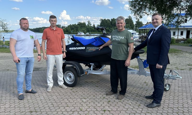 В Ярославской области предприниматели помогли купить гидроцикл для бойцов СВО