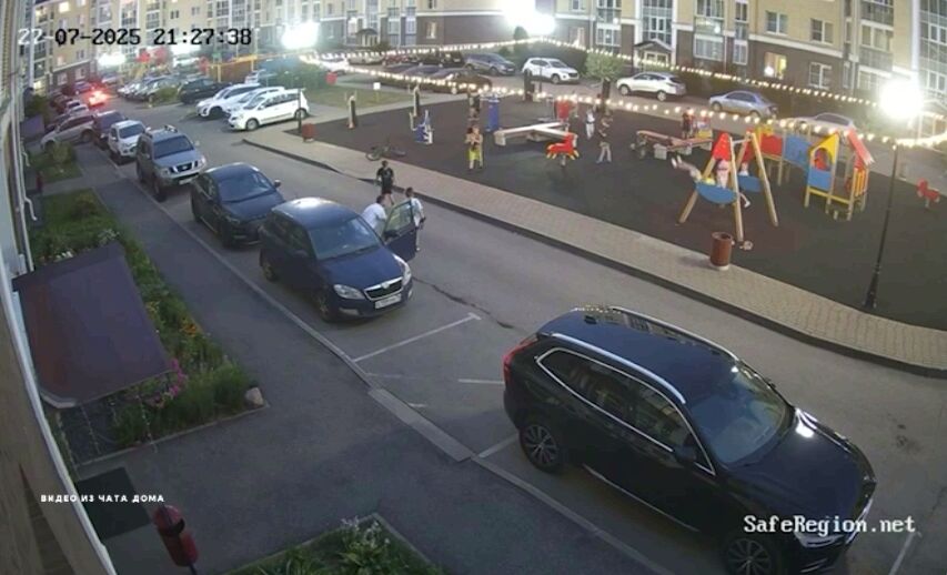 В Ярославле между детьми и взрослыми возник конфликт из-за игровой площадки