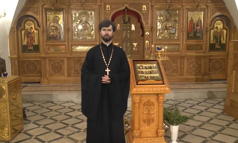Иерей Александр Сатомский рассказал, почему не обязательно купаться в проруби в Крещение
